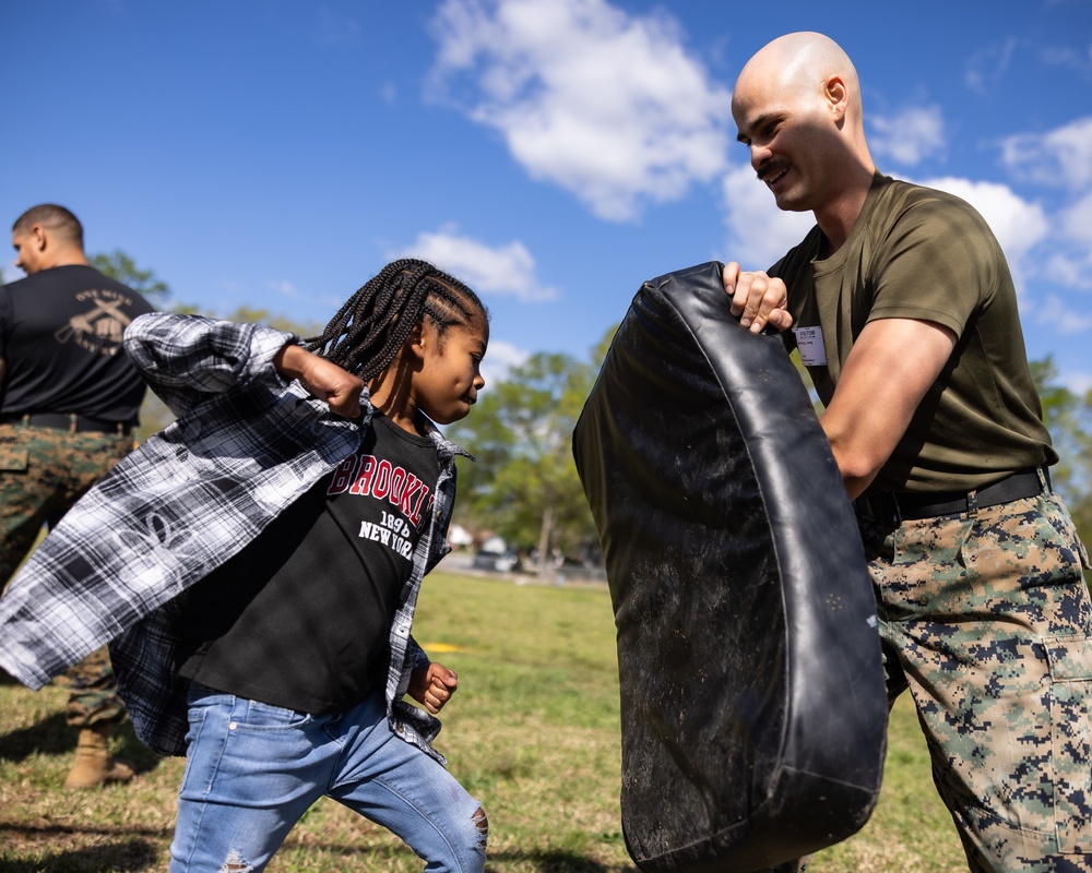 MARFORCOM Marines participate in Career Day at White Oaks Elementary