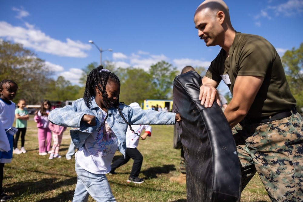 MARFORCOM Marines participate in Career Day at White Oaks Elementary