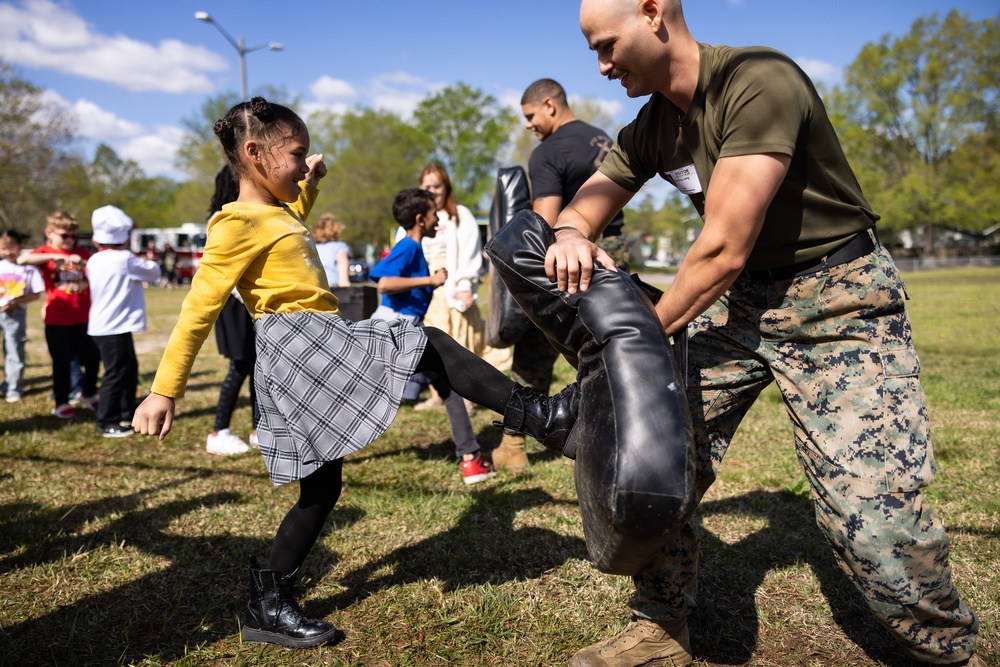 MARFORCOM Marines participate in Career Day at White Oaks Elementary