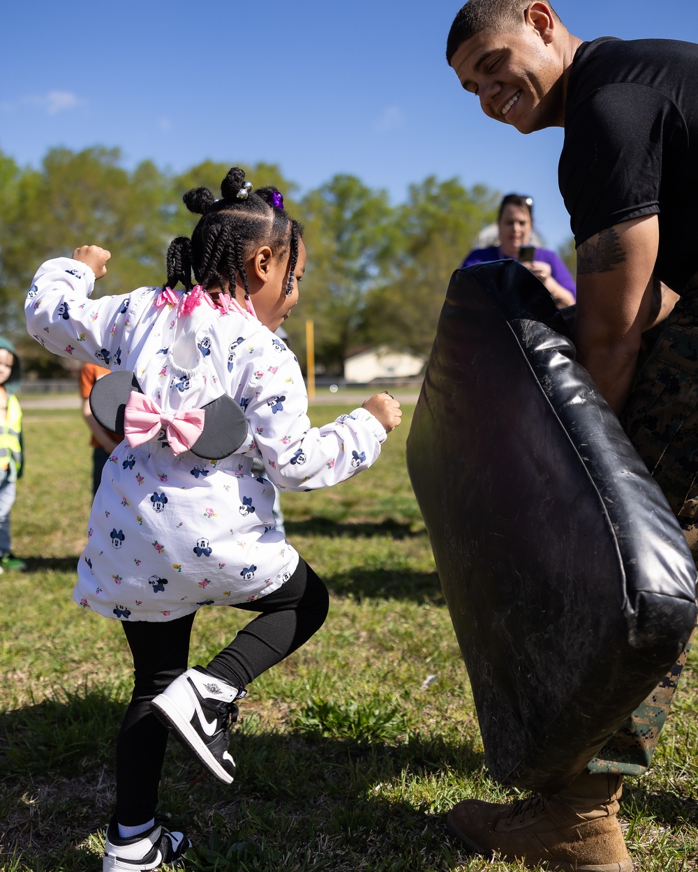 MARFORCOM Marines participate in Career Day at White Oaks Elementary