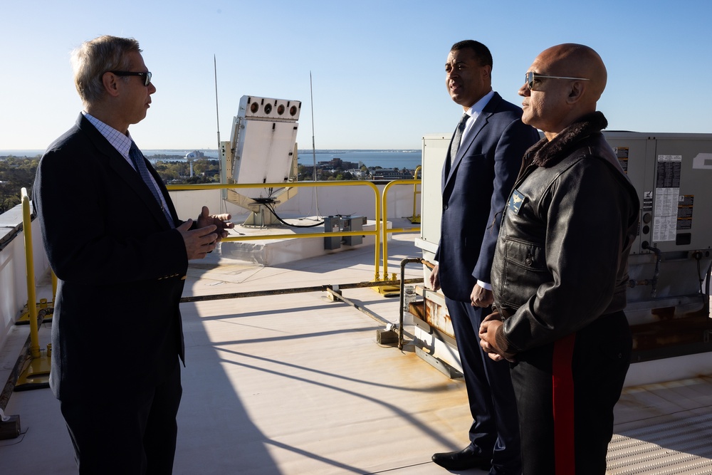 MARFORCOM Commander and Hon. Franklin Parker visit Hampton University