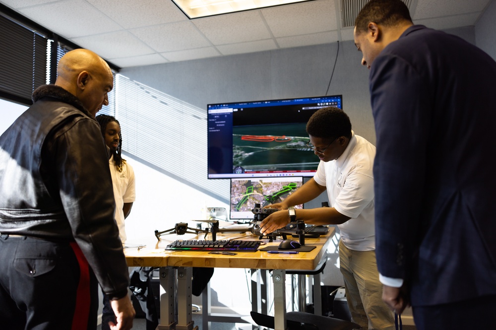 MARFORCOM Commander and Hon. Franklin Parker visit Hampton University