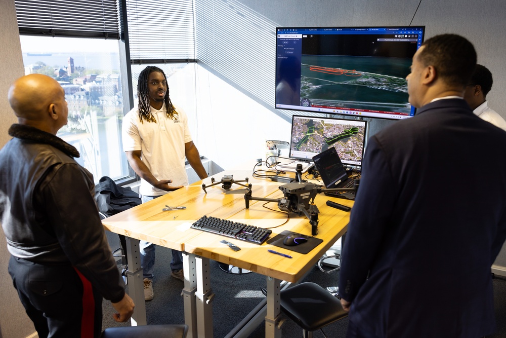 MARFORCOM Commander and Hon. Franklin Parker visit Hampton University