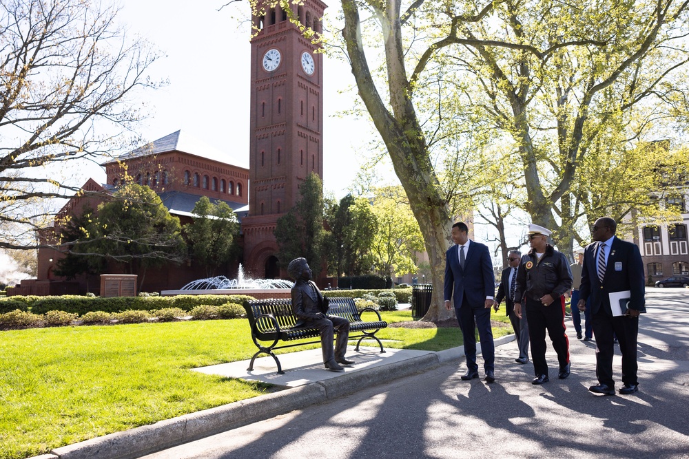 MARFORCOM Commander and Hon. Franklin Parker visit Hampton University