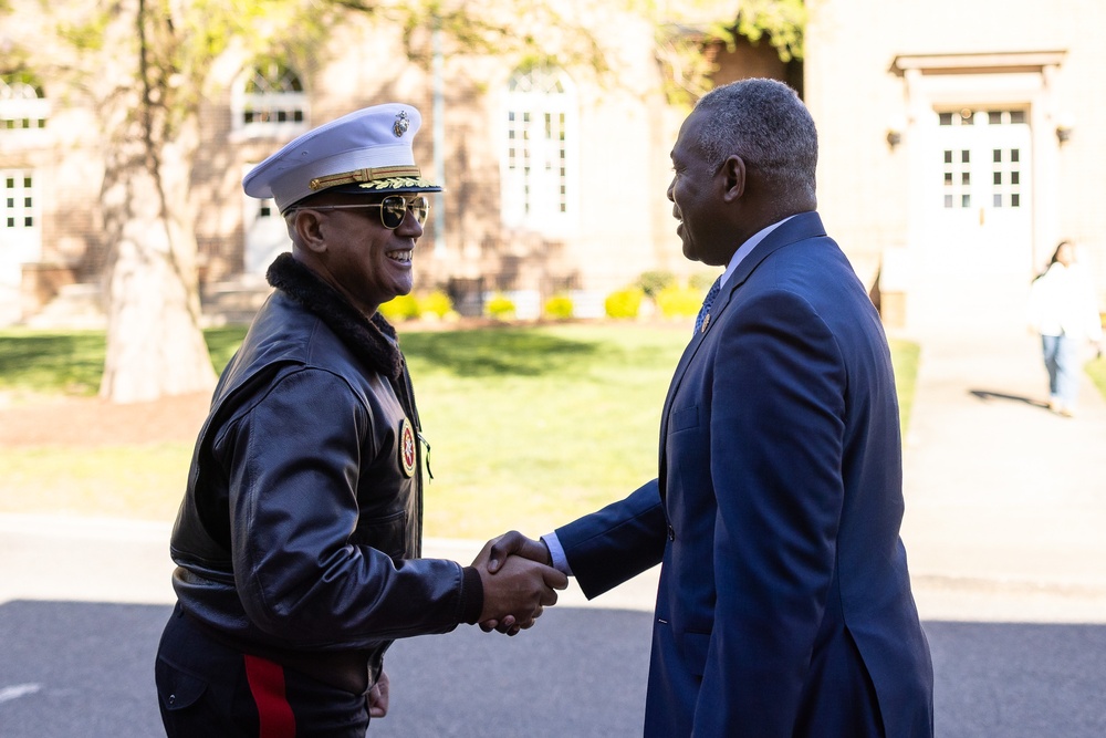 MARFORCOM Commander and Hon. Franklin Parker visit Hampton University