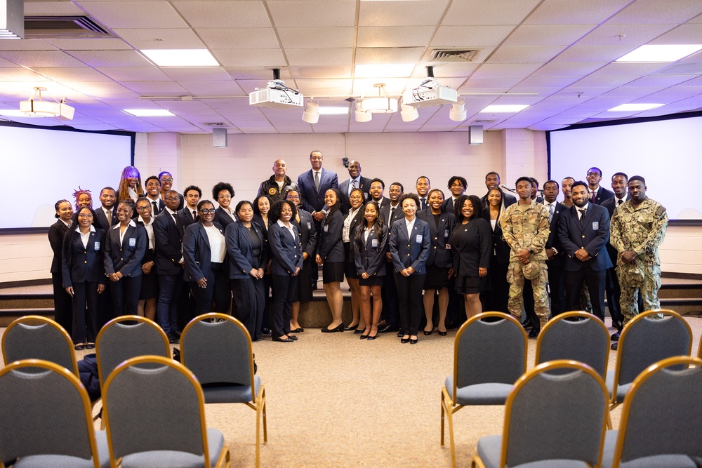 MARFORCOM Commander and Hon. Franklin Parker visit Hampton University