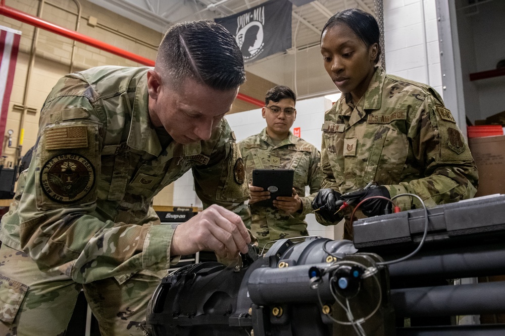 122nd Fighter Wing brings on active duty instructors for F-16 conversion