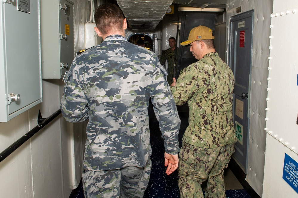 Royal Australian Navy Commodore Frost Visits USS Frank Cable