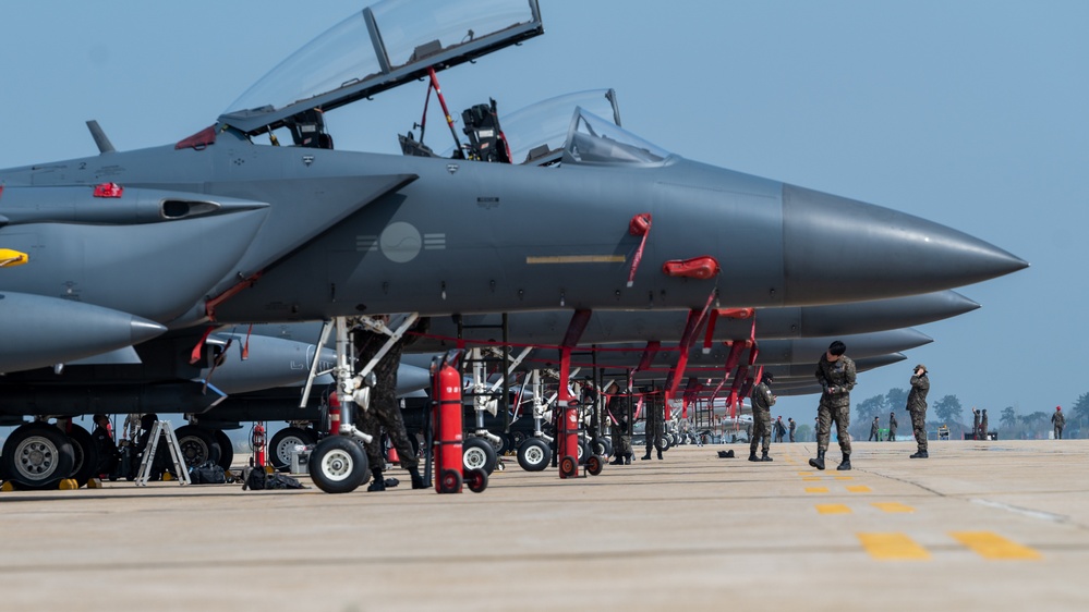 Kunsan AB hosts Korea Flying Training 2024