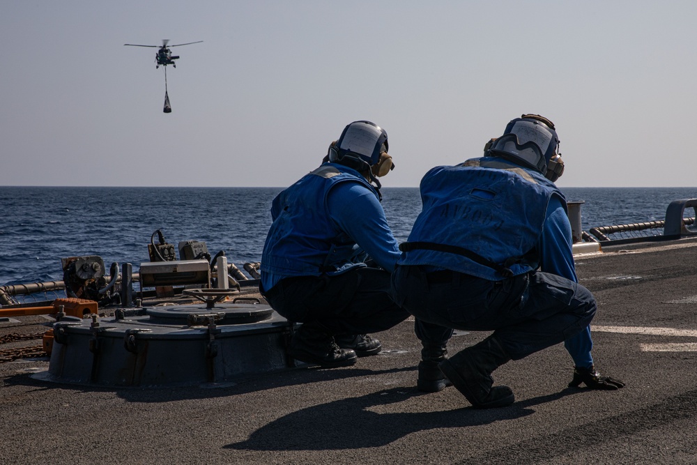 USS Laboon Conducts Flight Quarters in the Gulf of Aden