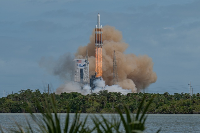 Delta IV Heavy NROL-70 Launch
