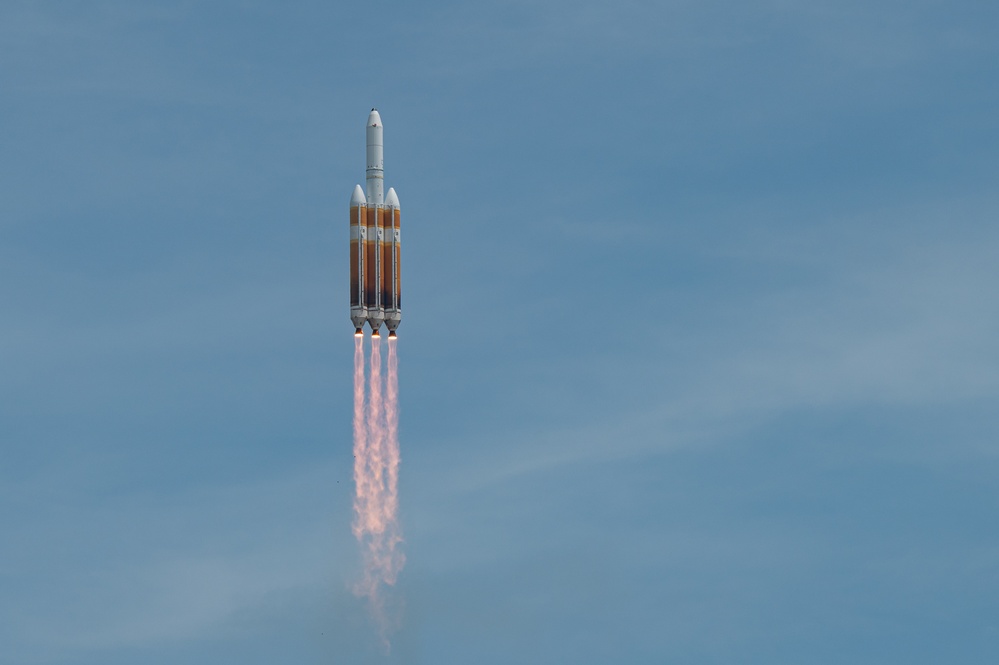 Delta IV Heavy NROL-70 Launch