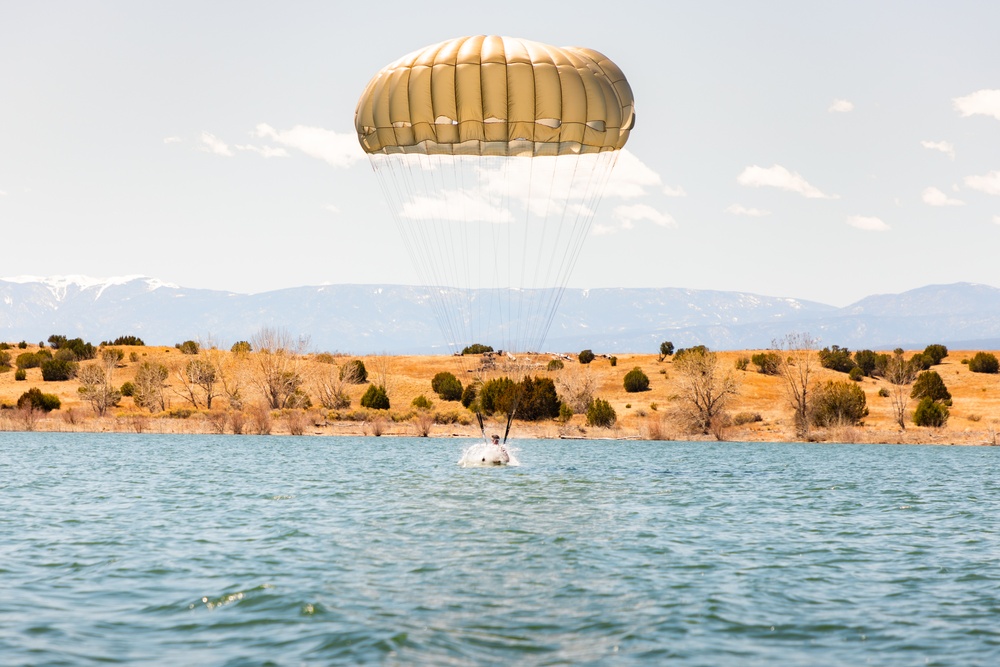 10th SFG(A) Airborne Water Jump