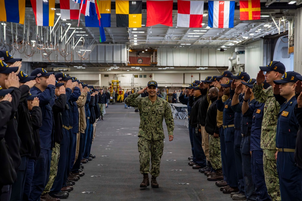 Abraham Lincoln hosts bong-off ceremony in the hangar bay
