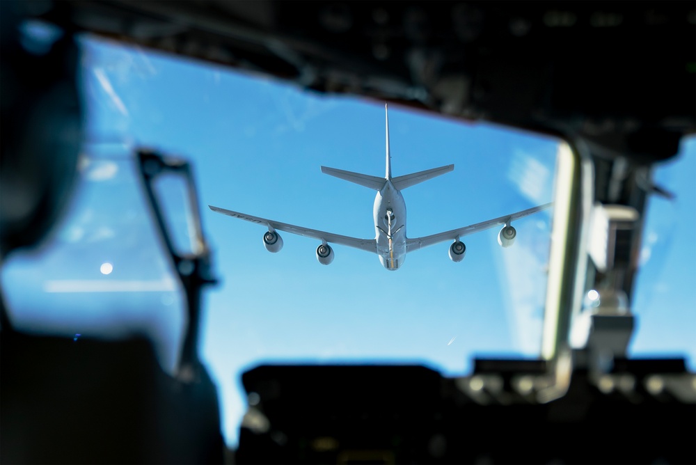 Team Charleston C-17s conduct local training