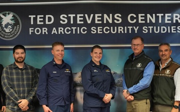 Commanding officer of Coast Guard Cutter Healy visits TSC