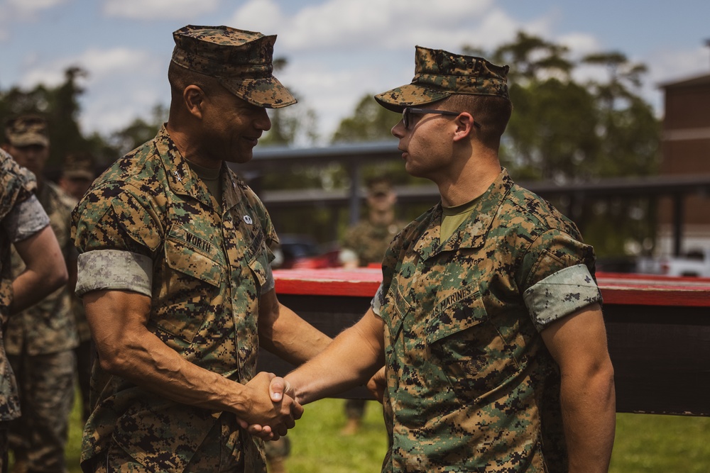 2d MARDIV CG Recognizes Marines with Headquarters Battalion