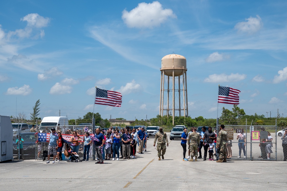 482d Fighter Wing Airmen return from Operation Noble Eagle