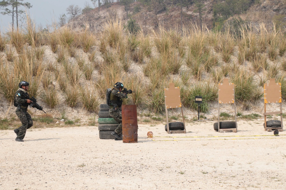 Exercise CENTAM GUARDIAN 24 phase one participants watch Honduran Special Forces demonstration