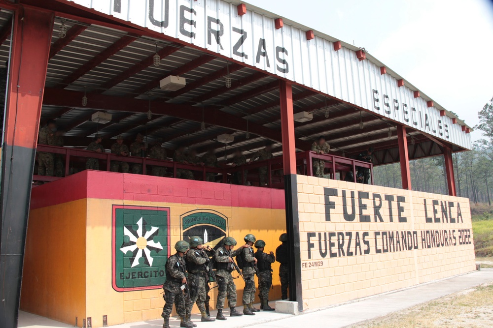 Exercise CENTAM GUARDIAN 24 phase one participants watch Honduran Special Forces demonstration