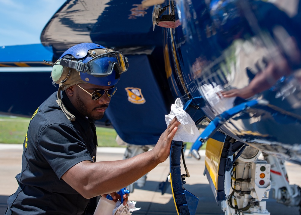 The Blue Angels’ perform at the Wings Over Cowtown Airshow