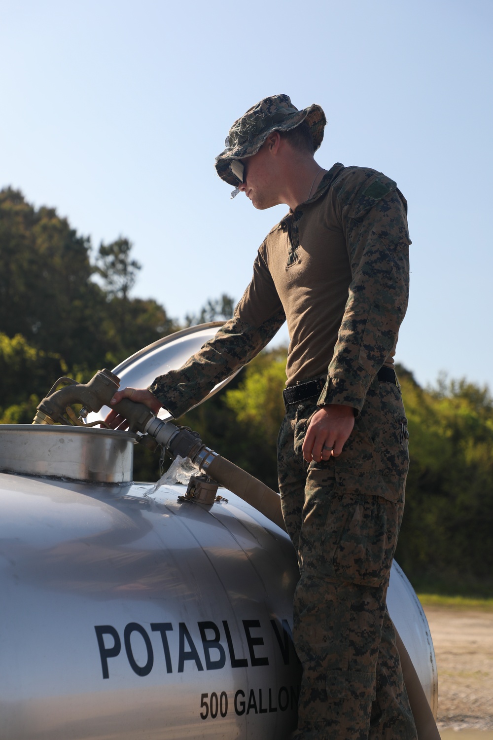 CLB 24 Marines Conduct Water Purification during COMPTUEX