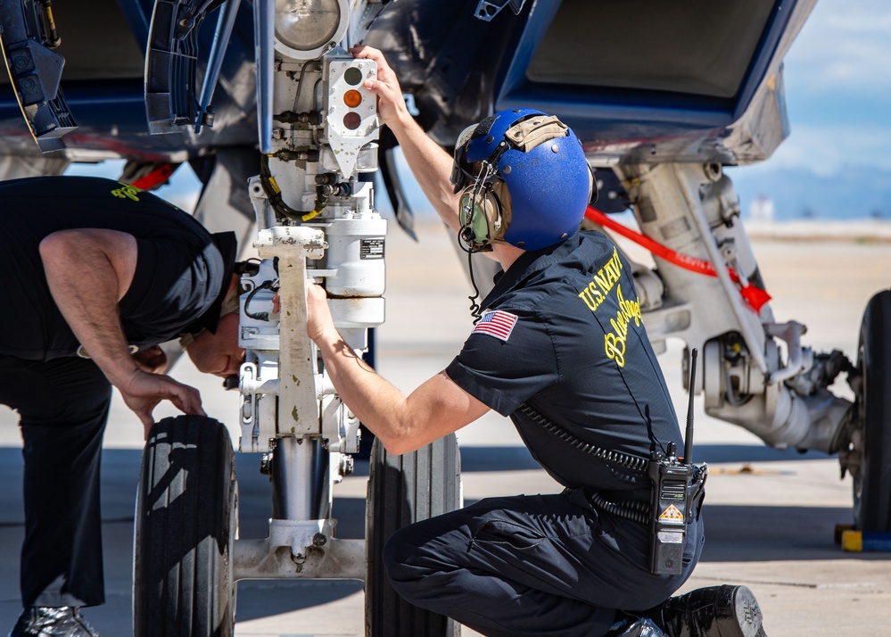 The Blue Angels’ perform at the El Centro Airshow