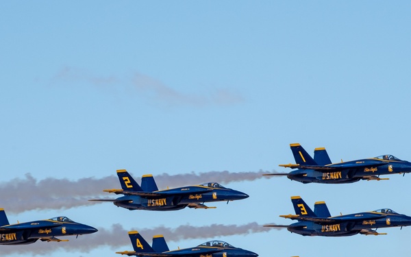 The Blue Angels’ perform at the El Centro Airshow