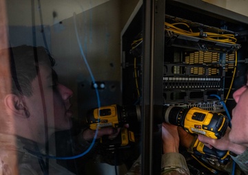 Keeping Morón AB connected