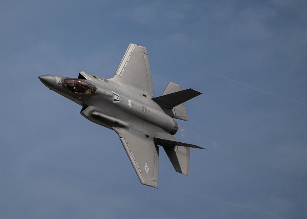 F-35A Demonstration Team performs at Fiesta of Flight airshow