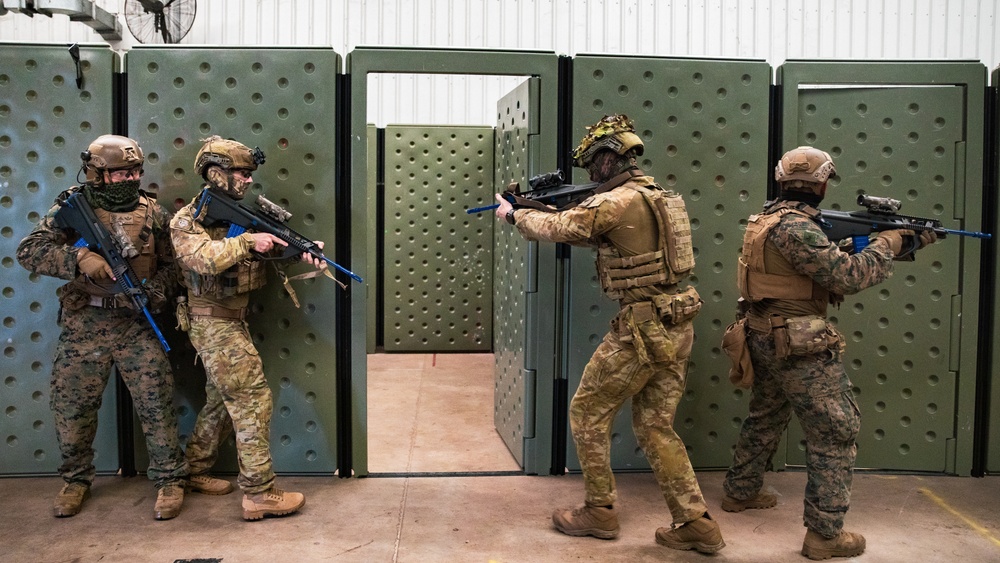 U.S., Australia rehearse close-quarters tactics