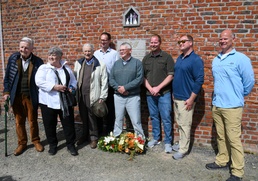 American and Belgian Families honor the Royal Flush Airmen