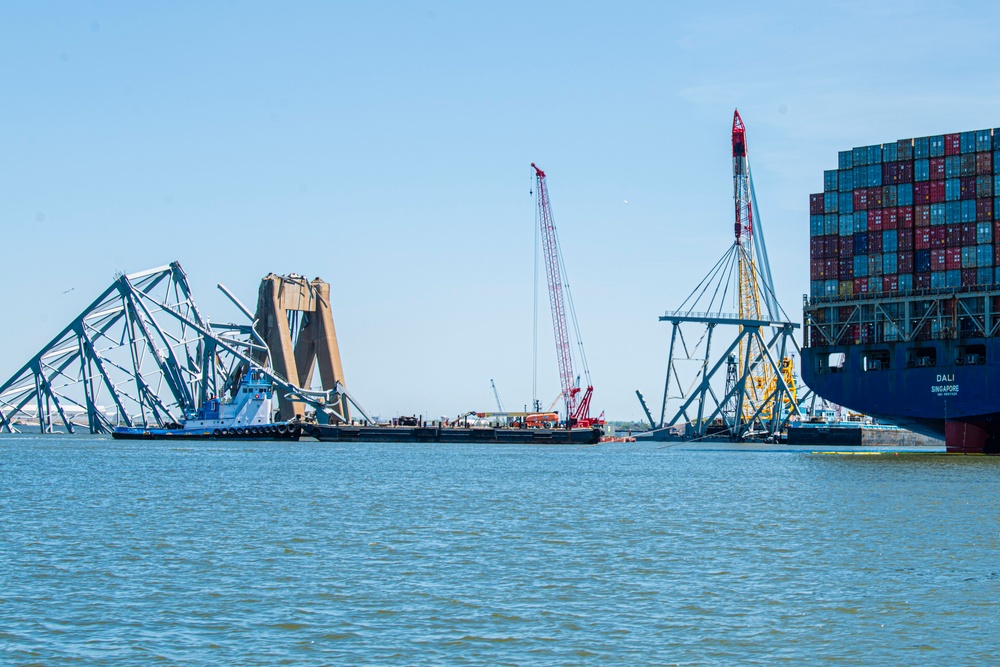 Large section of Francis Scott Key Bridge removed from Patapsco River