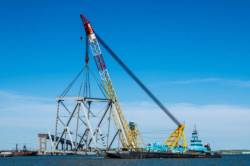 Large section of Francis Scott Key Bridge removed from Patapsco River