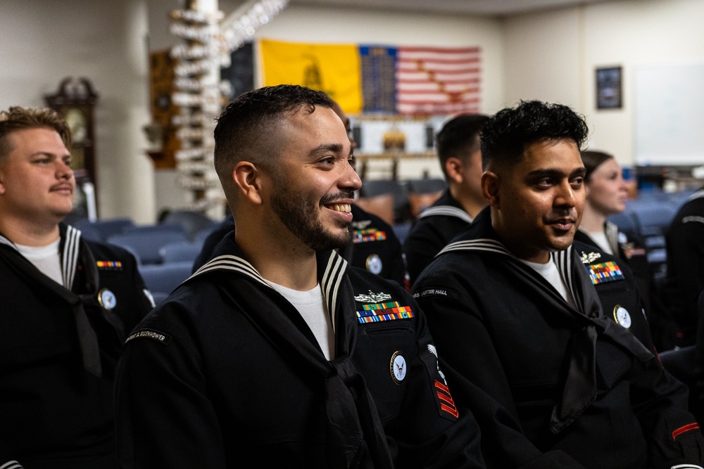 Navy Recruiters Graduate NORU