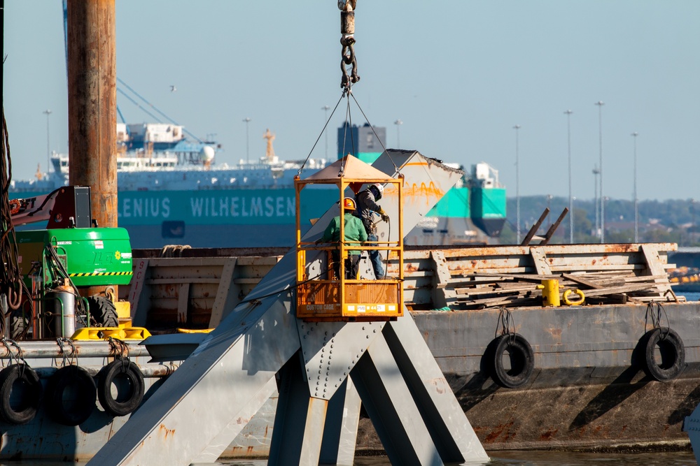 USACE crews survey federal channel in response to Key Bridge Collapse