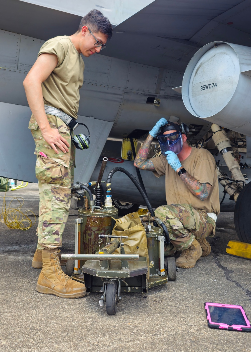 Maintainers, Cope Thunder Commander prepare F-16s