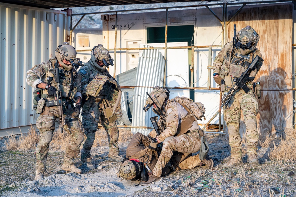 Special Tactics Airmen conduct a direct-action training mission during Emerald Warrior 24 (EW24)