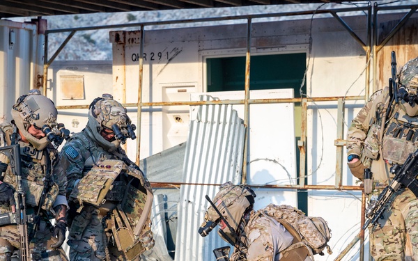 Special Tactics Airmen conduct a direct-action training mission during Emerald Warrior 24 (EW24)