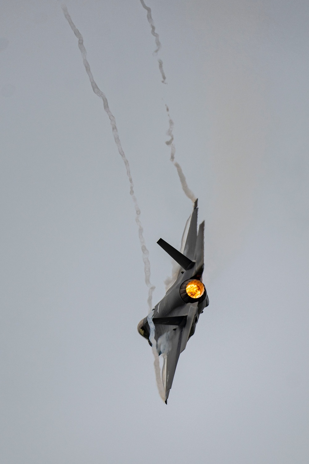 The F-35A Demo Team perform at SUN ‘n FUN