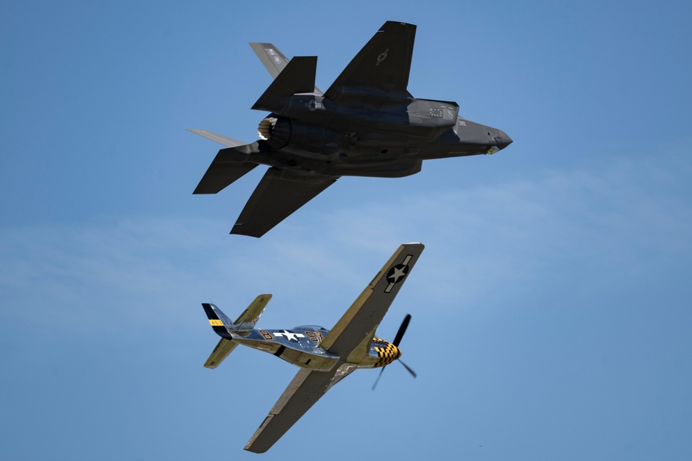 The F-35A Demo Team perform at SUN ‘n FUN