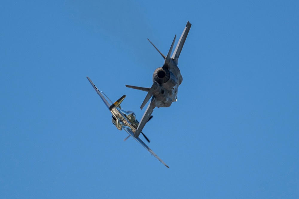 The F-35A Demo Team perform at SUN ‘n FUN