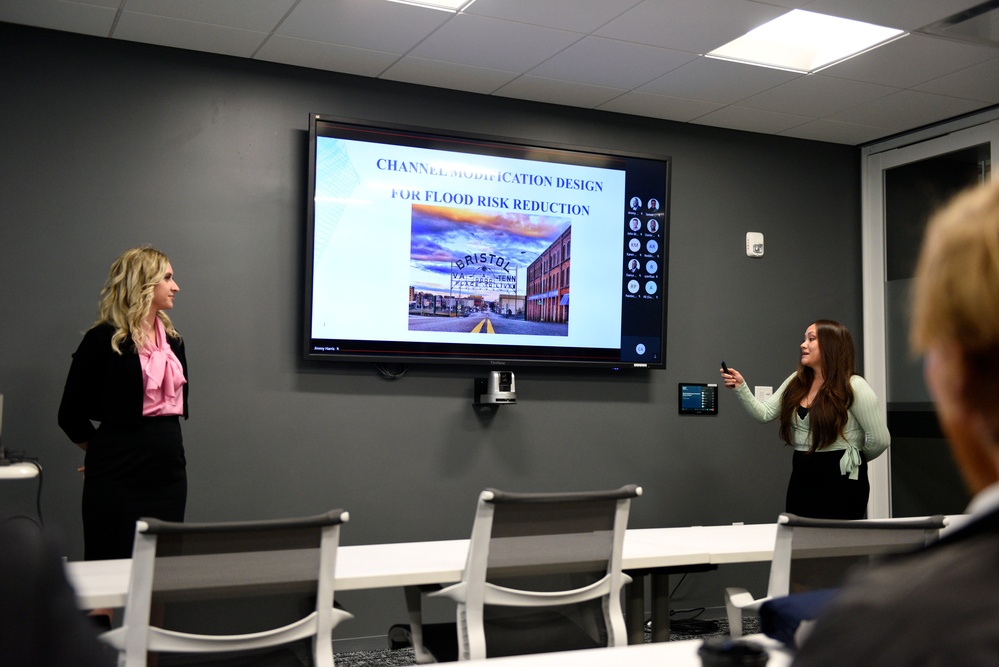 STEM Students Collaborate With Nashville District on Capstone Projects