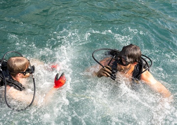 Sailors From Explosive Ordnance Disposal Mobile Unit Six Conduct Port Operations in Djibouti