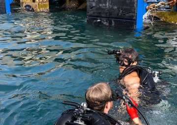 Sailors From Explosive Ordnance Disposal Mobile Unit Six Conduct Port Operations in Djibouti
