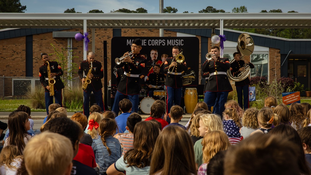 2d Marines Visit to Swansboro Elementary School