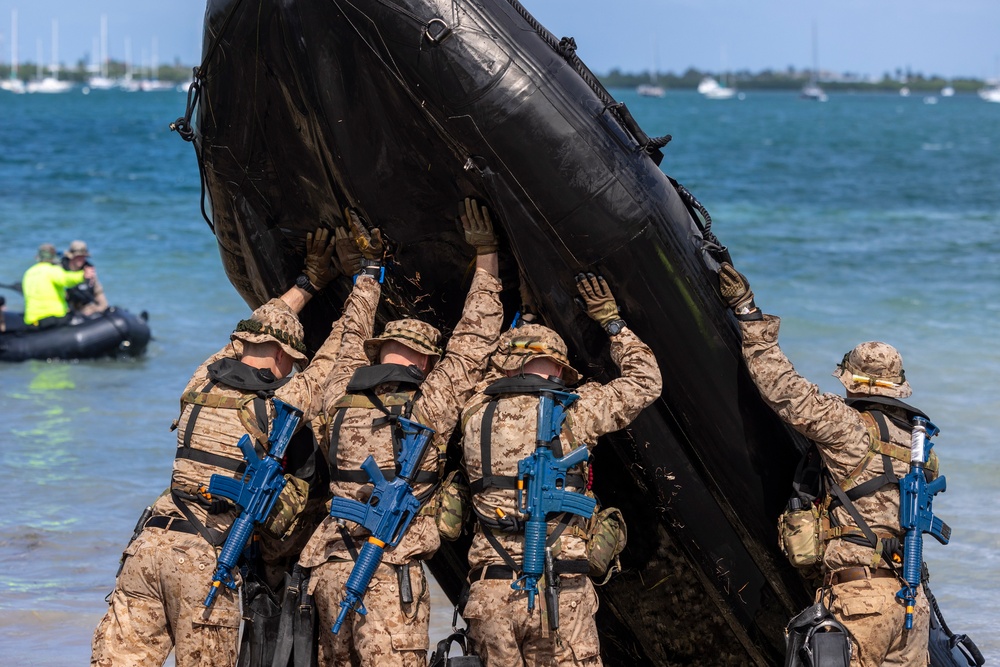 ITC Students conduct small boat maneuvering training