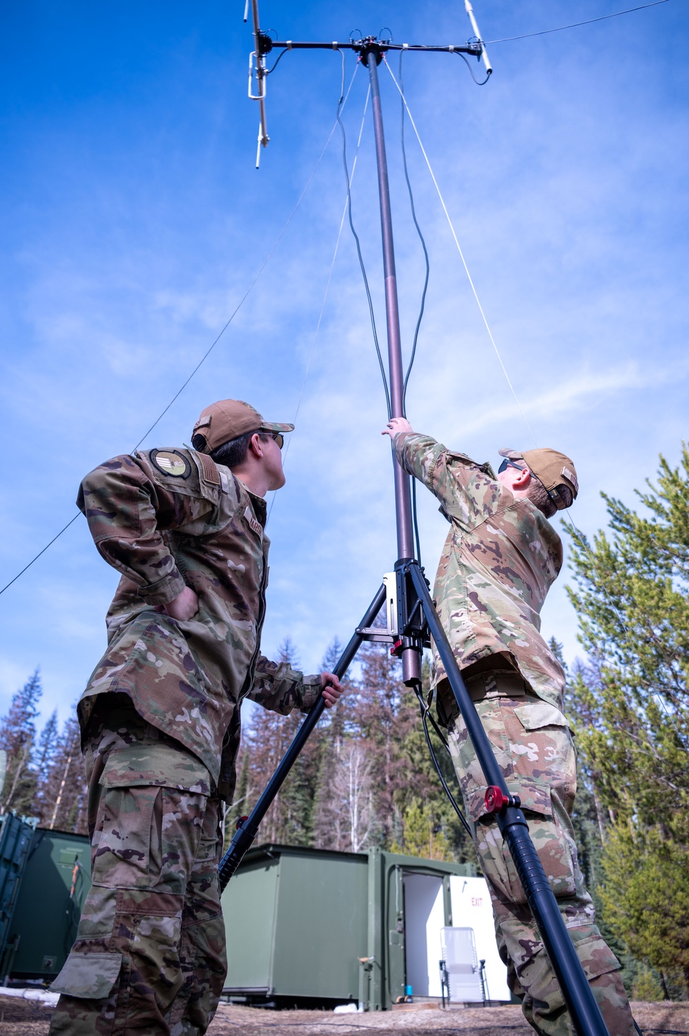 SERE Communication Technicians Visit the Field