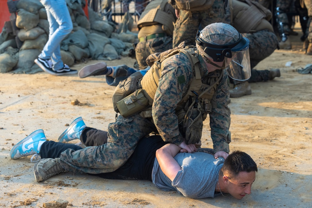 24th MEU Conducts Embassy Reinforcement Exercise