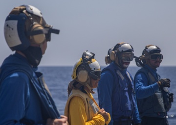 USS Laboon (DDG 58) Conducts Flight Quarters